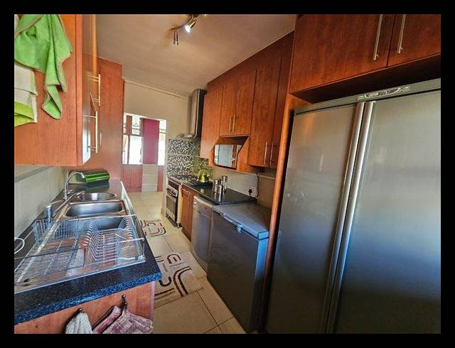 4 BEDROOM HOUSE FOR SALE IN GLEN EAGLE ESTATE